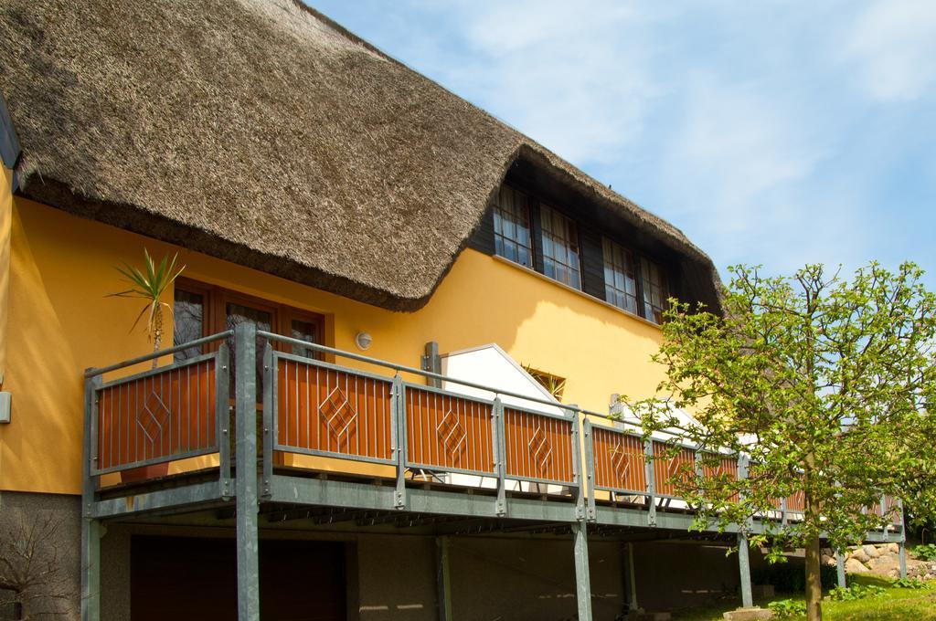 Ferien Unterm Reetdach In Gohren Hotel Goehren  Exterior foto