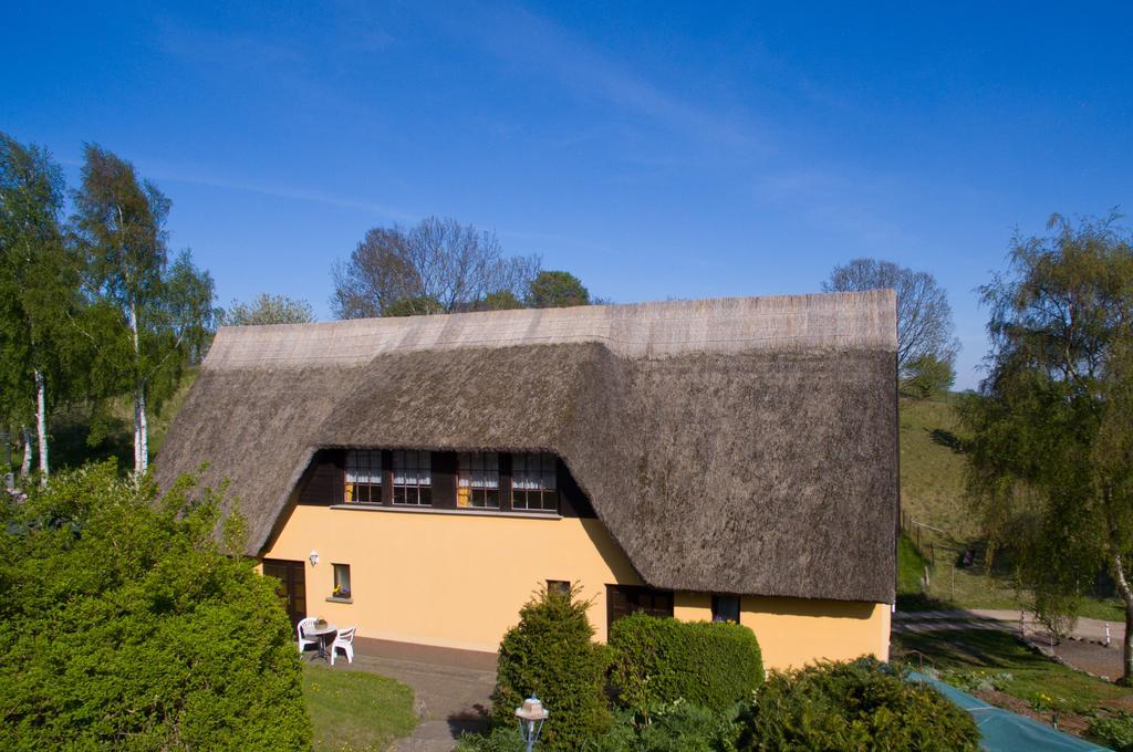 Ferien Unterm Reetdach In Gohren Hotel Goehren  Exterior foto